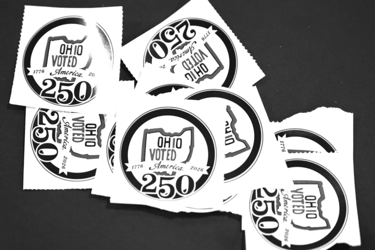 Early voting surges throughout Ohio, nation